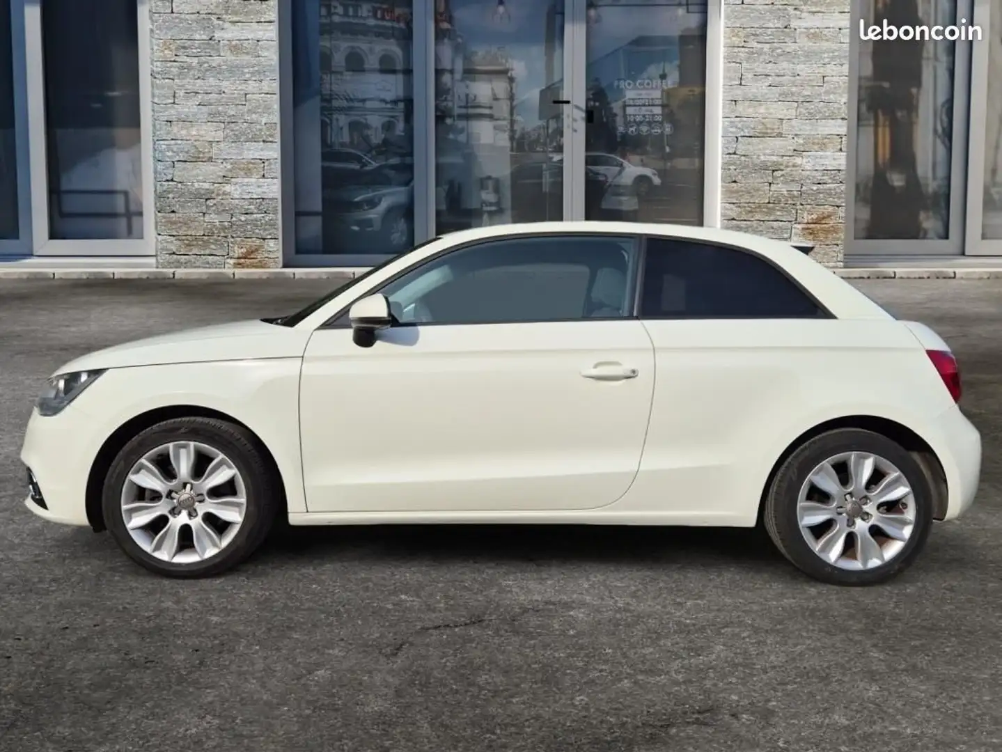 Audi A1 1.6 TDI 105 AMBITION 4 PNEUX NEUFS REVISION FAITE Beige - 2