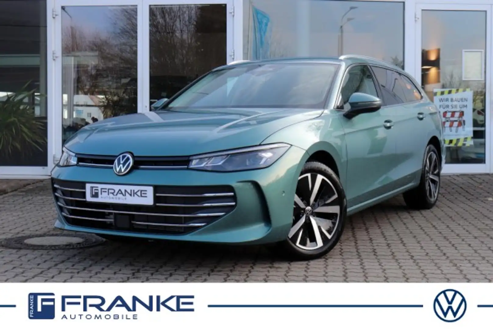 Volkswagen Passat Variant 1.5 eTSI Business Klima Navi Rückfahrkamera Grün - 1