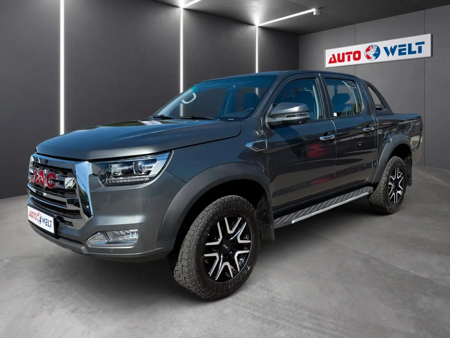 JAC 8 Pro 2.4 Turbo 4WD DoKa Xenon Leder AHK Klima Grau - 1