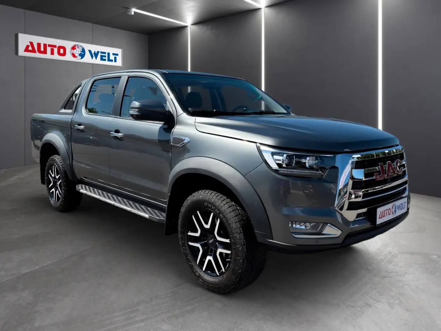 JAC 8 Pro 2.4 Turbo 4WD DoKa Xenon Leder AHK Klima Grau - 2