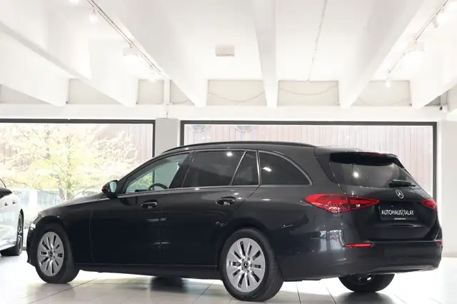 Mercedes-Benz C-Class view 3