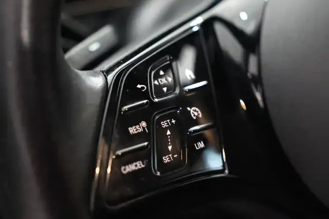 Mercedes-Benz C-Class view 15