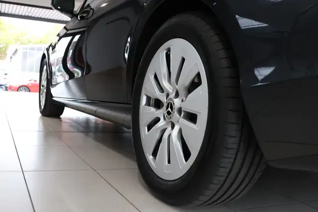 Mercedes-Benz C-Class view 6