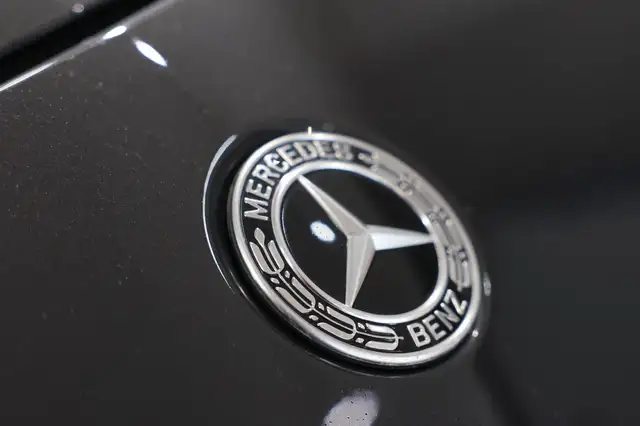 Mercedes-Benz C-Class view 8