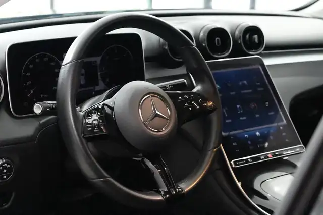 Mercedes-Benz C-Class view 14