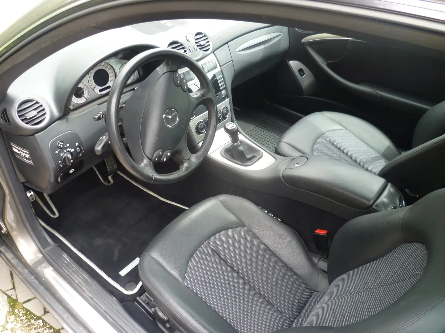 Mercedes-Benz CLK 200 CLK-Klasse Coupe Coupe Kompressor Avantgarde Gris - 2