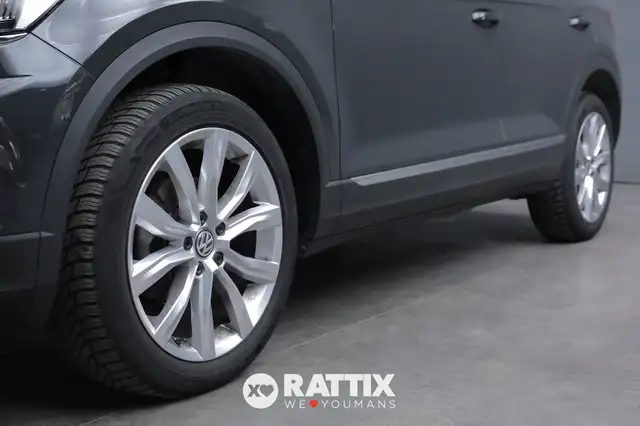 Volkswagen T-Roc view 4