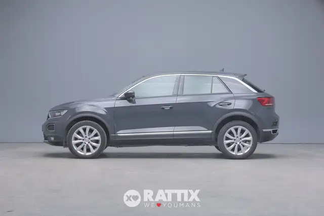 Volkswagen T-Roc view 2