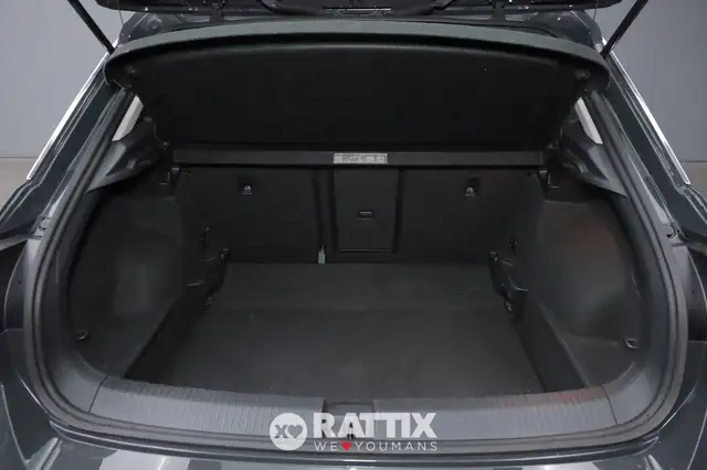 Volkswagen T-Roc view 6