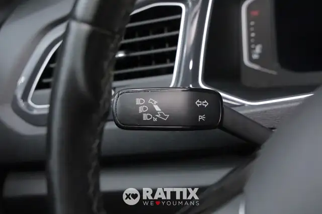 Volkswagen T-Roc view 14