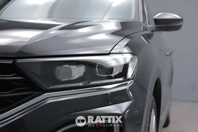 Volkswagen T-Roc view 3