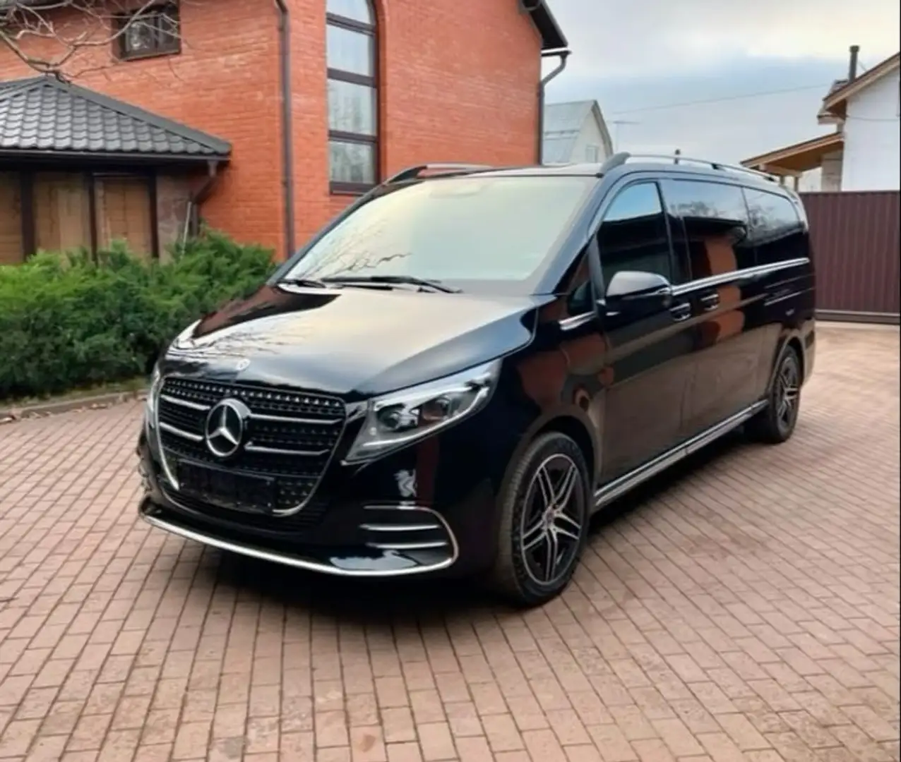 Mercedes-Benz V 300d Largo Avantgarde Negro - 1