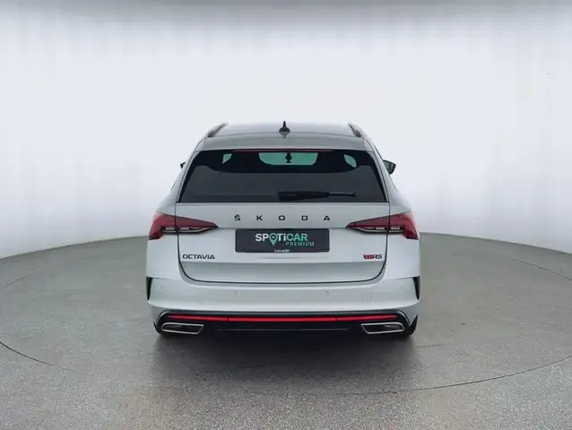 Skoda Octavia view 4