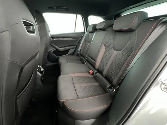 Skoda Octavia view 8