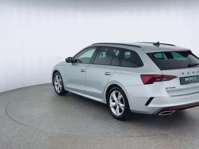 Skoda Octavia view 5