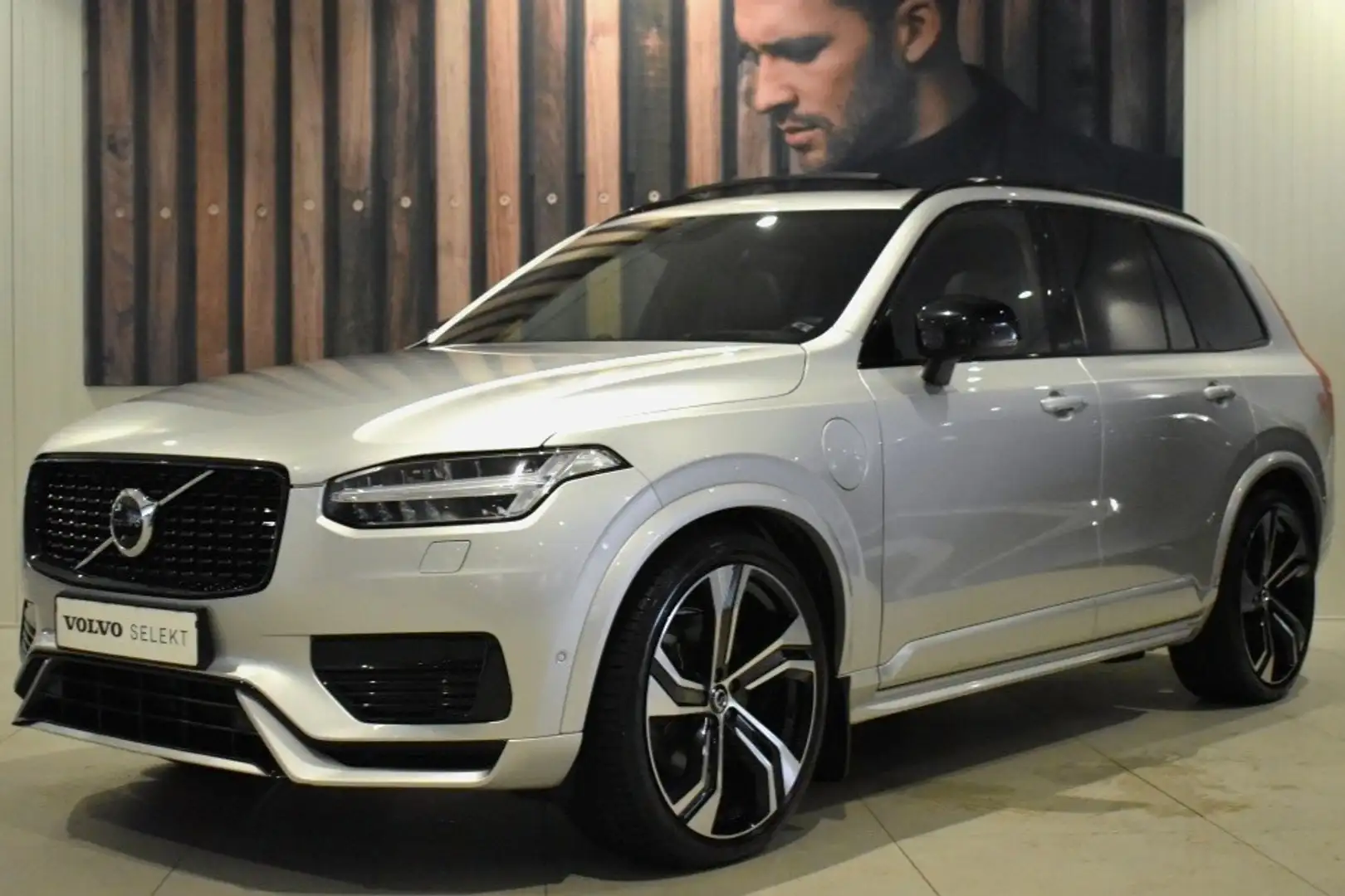 Volvo XC90 T8 455pk AWD R-Design | Luchtvering | B&W Audio | Gris - 2