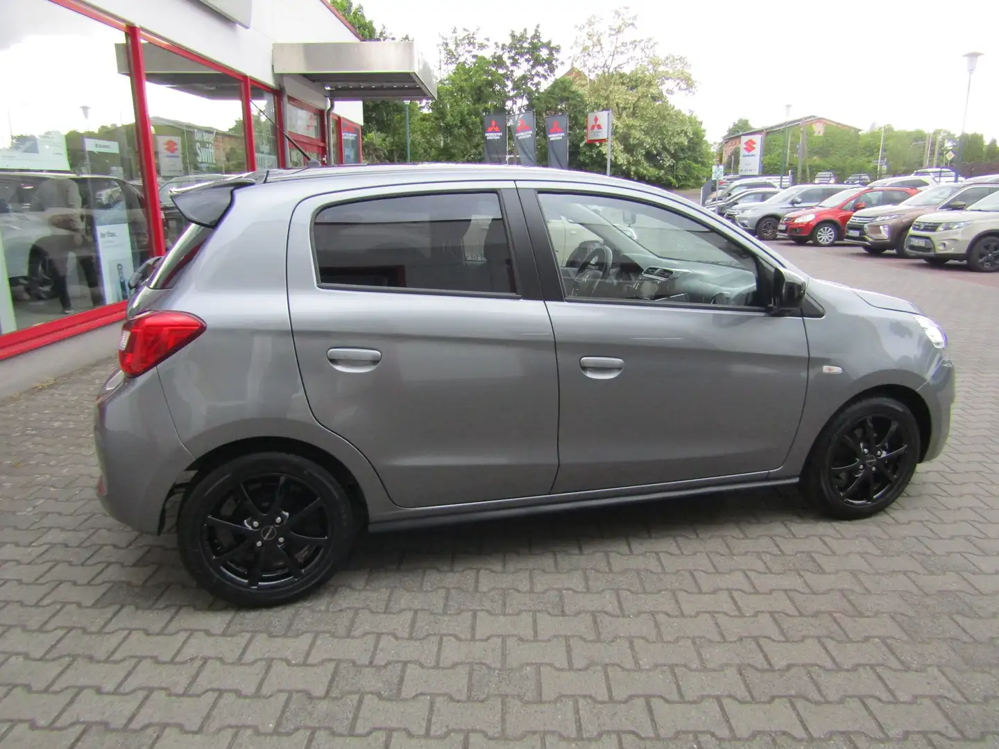 Mitsubishi Space Star 1.2CVT DE+ Navi Sitzheizung Klima Winterräder Grau - 2