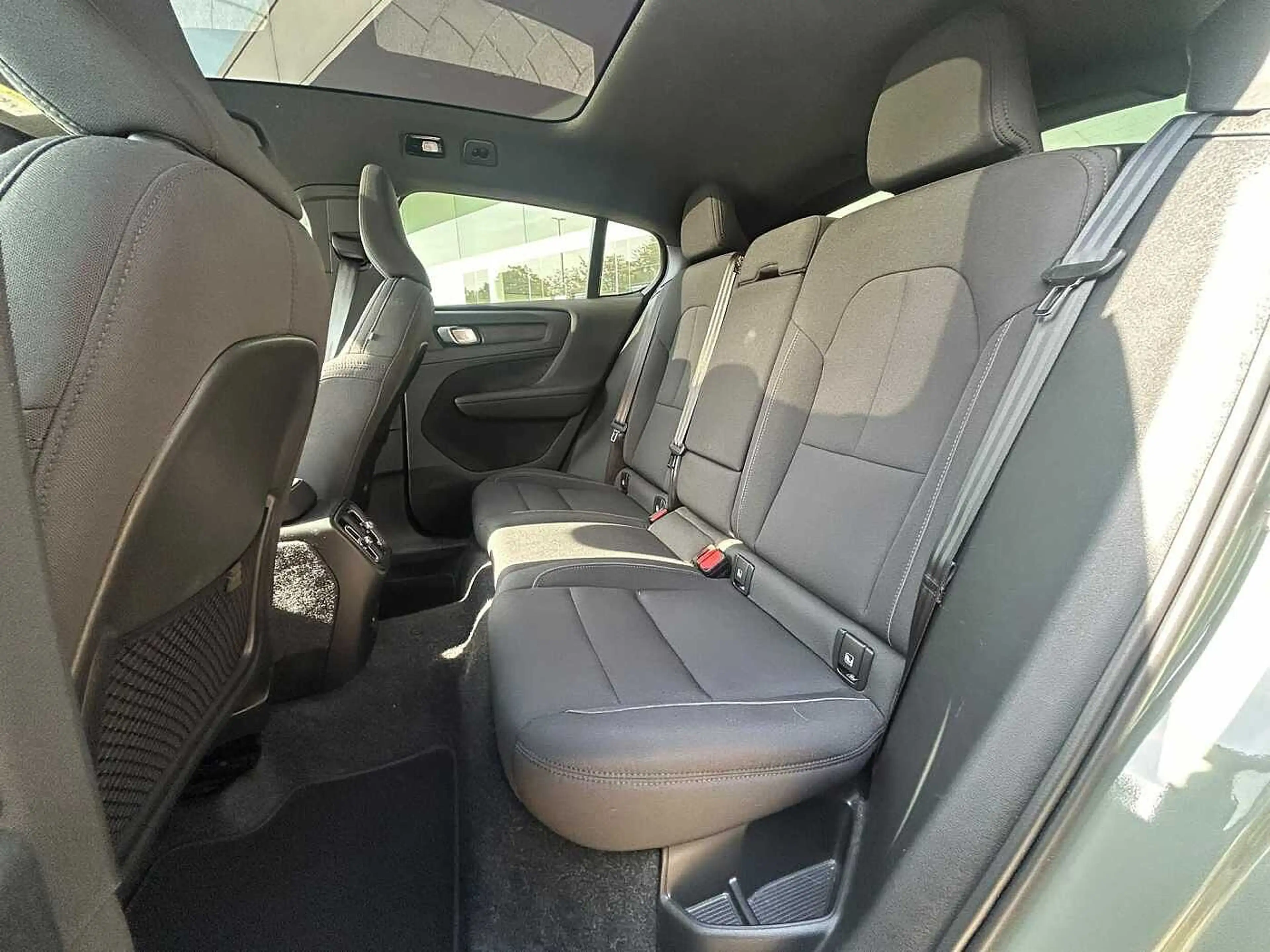 Volvo C40 Core, Single Motor Extended Range, Elektrisch — photo 6