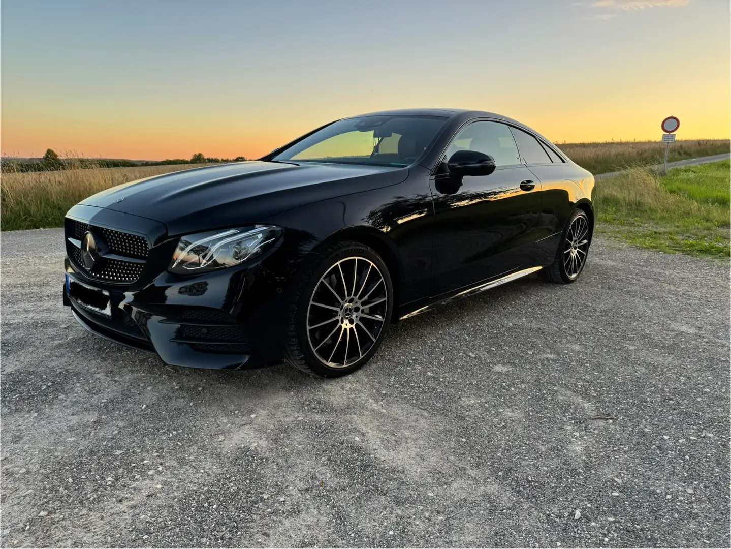 Mercedes-Benz E 400 4Matic Coupe 9G-TRONIC AMG Line - 1