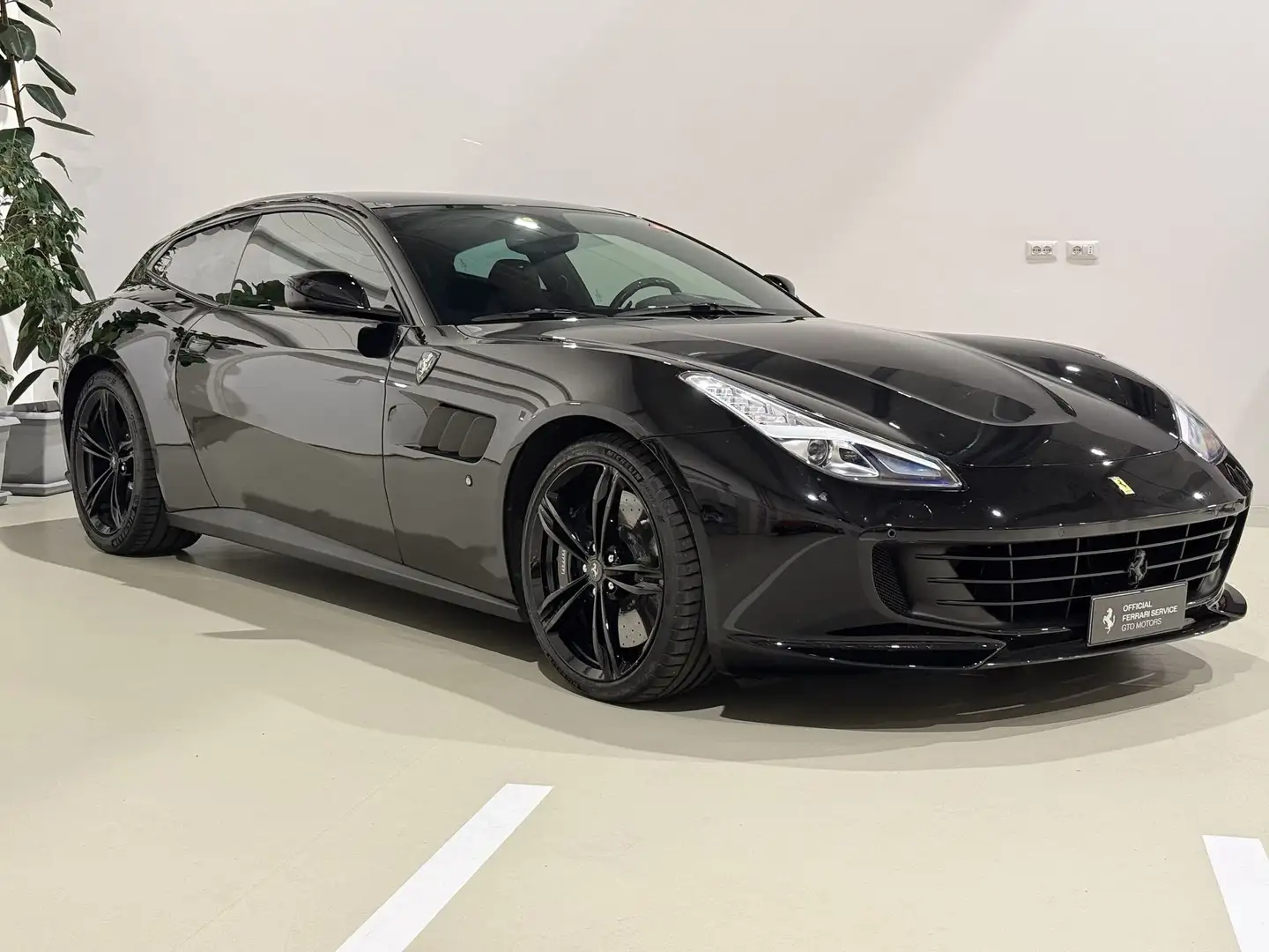 Ferrari GTC4 Lusso GTC4Lusso - Sollevatore Nero - 1