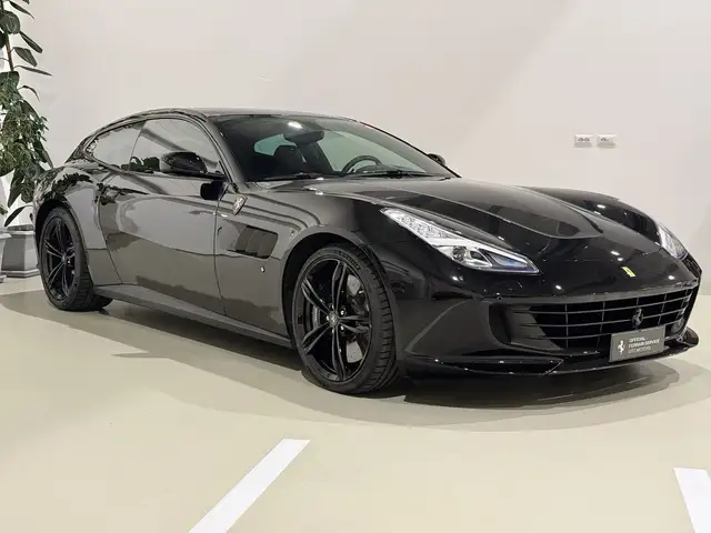 Ferrari GTC4 Lusso GTC4Lusso - Sollevatore