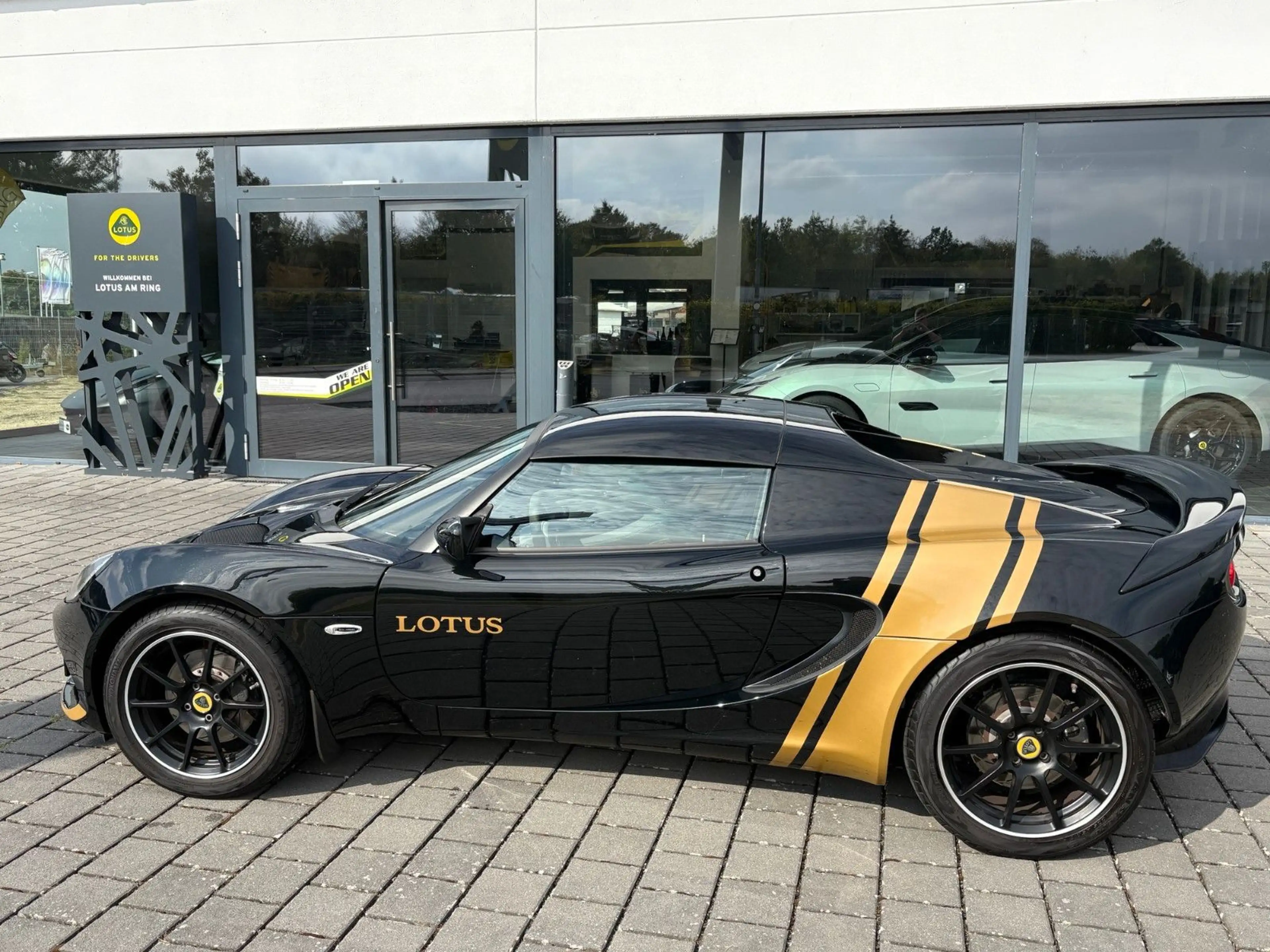 Lotus Elise 220 Heritage Edition JPS "Lotus am Ring" — photo 3