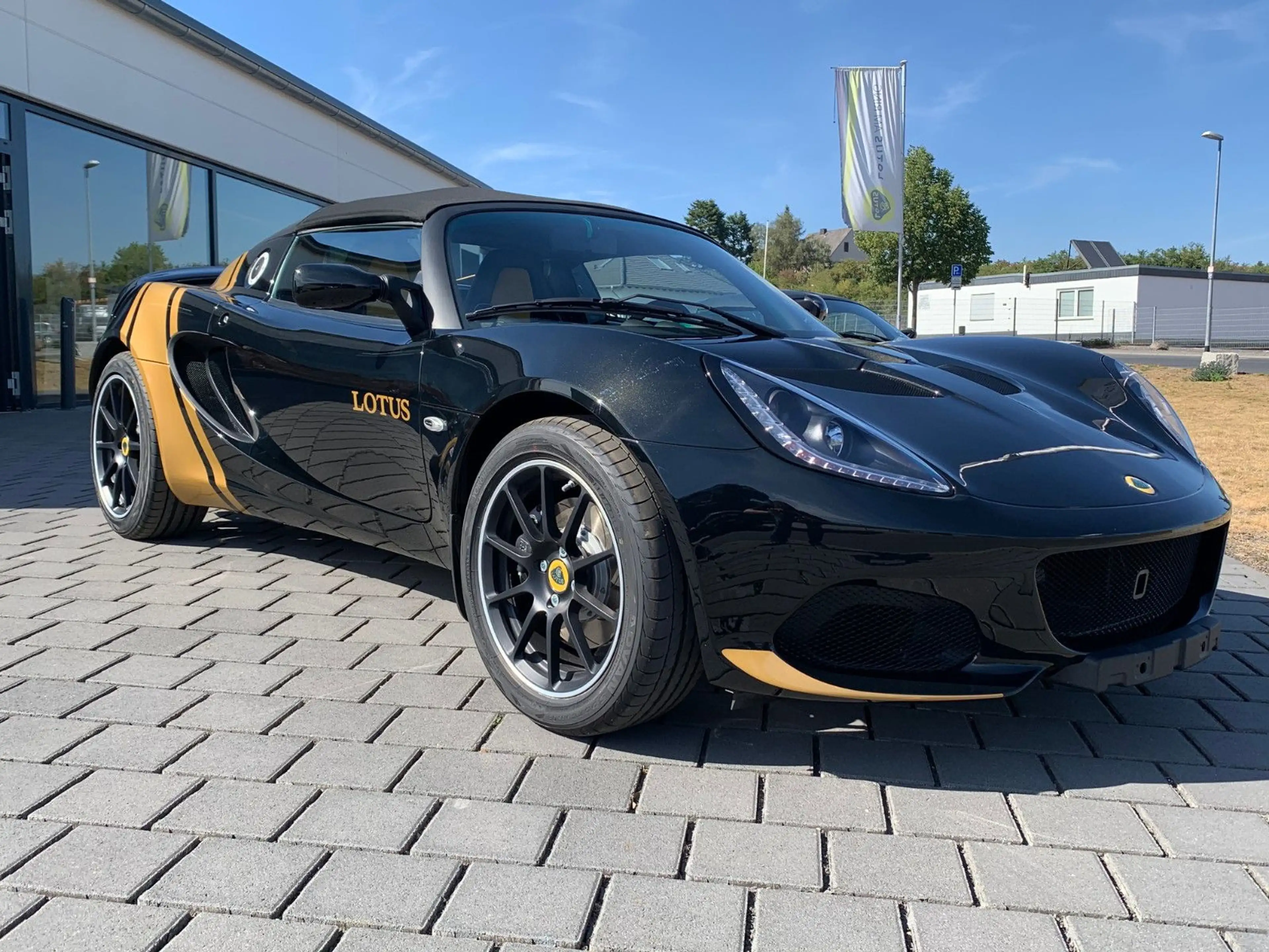 Lotus Elise 220 Heritage Edition JPS "Lotus am Ring" — photo 2