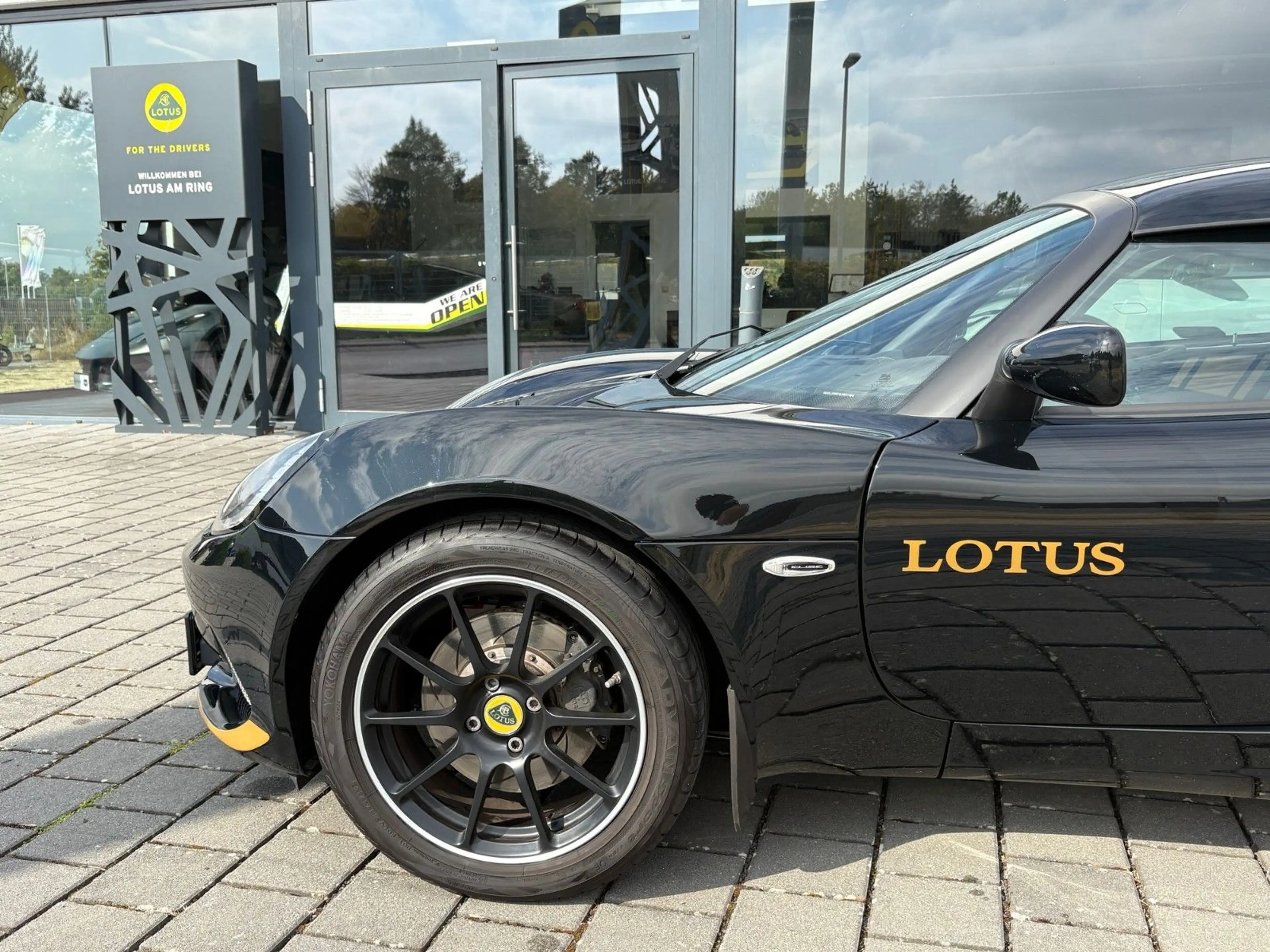 Lotus Elise 220 Heritage Edition JPS "Lotus am Ring" — photo 5