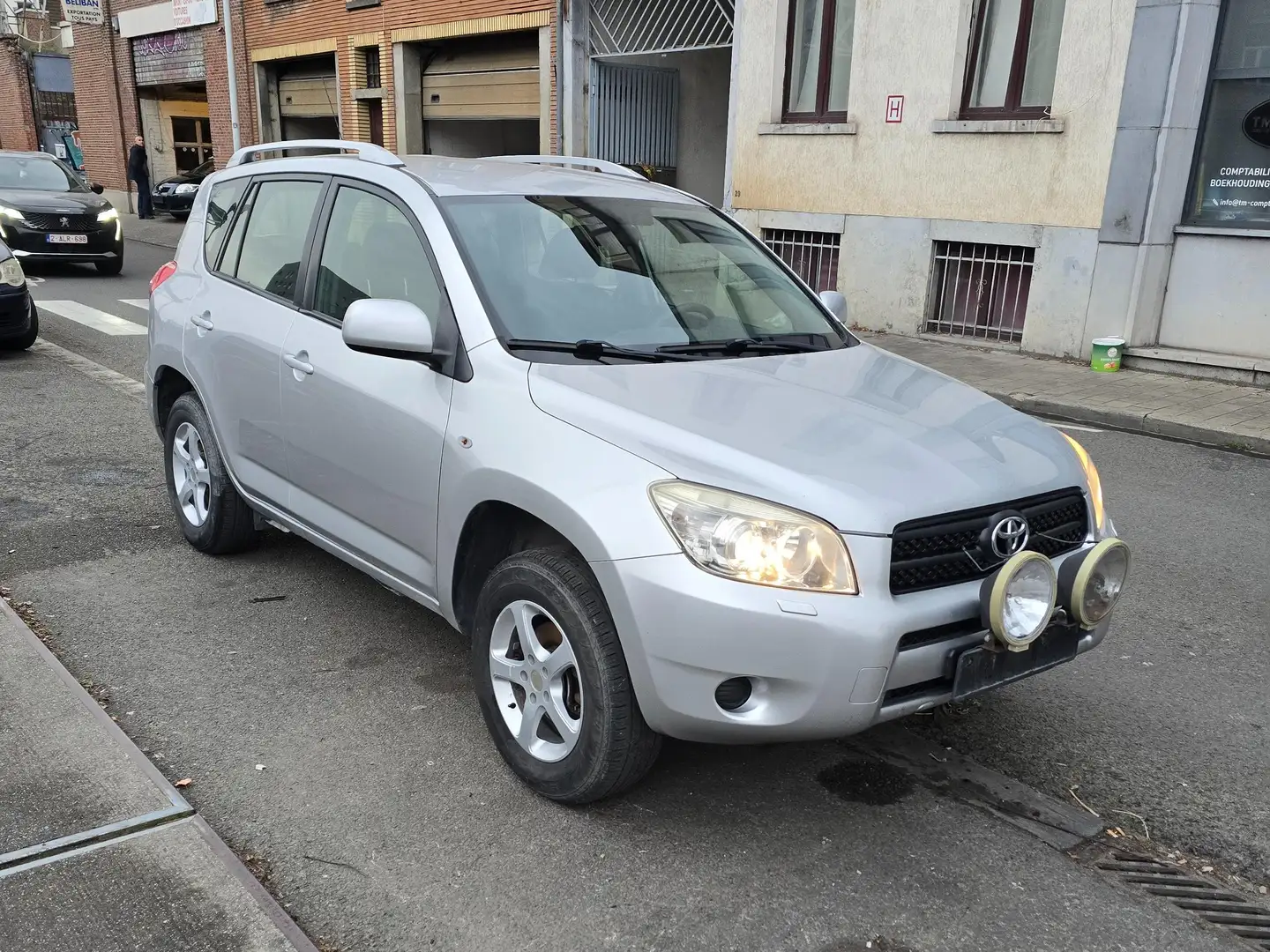 Toyota RAV 4 2.0i VVT-i 16v VIP Argent - 1