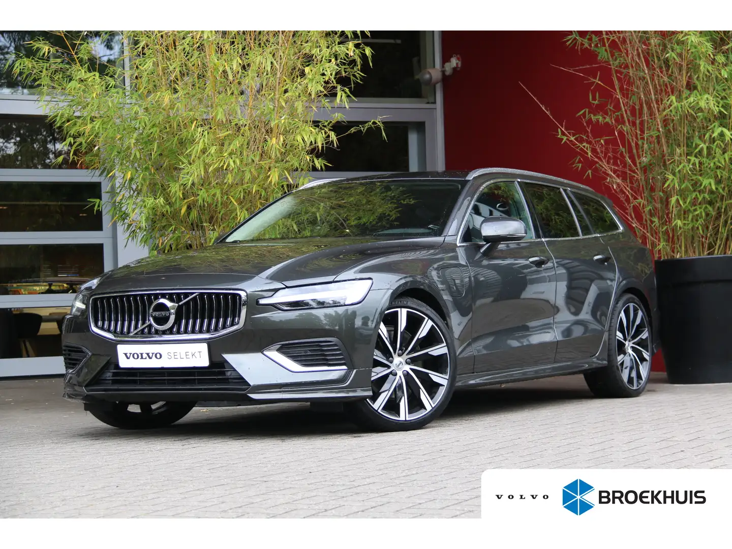 Volvo V60 2.0 T6 Twin Engine AWD Inscription | Massage | Sto Grijs - 1