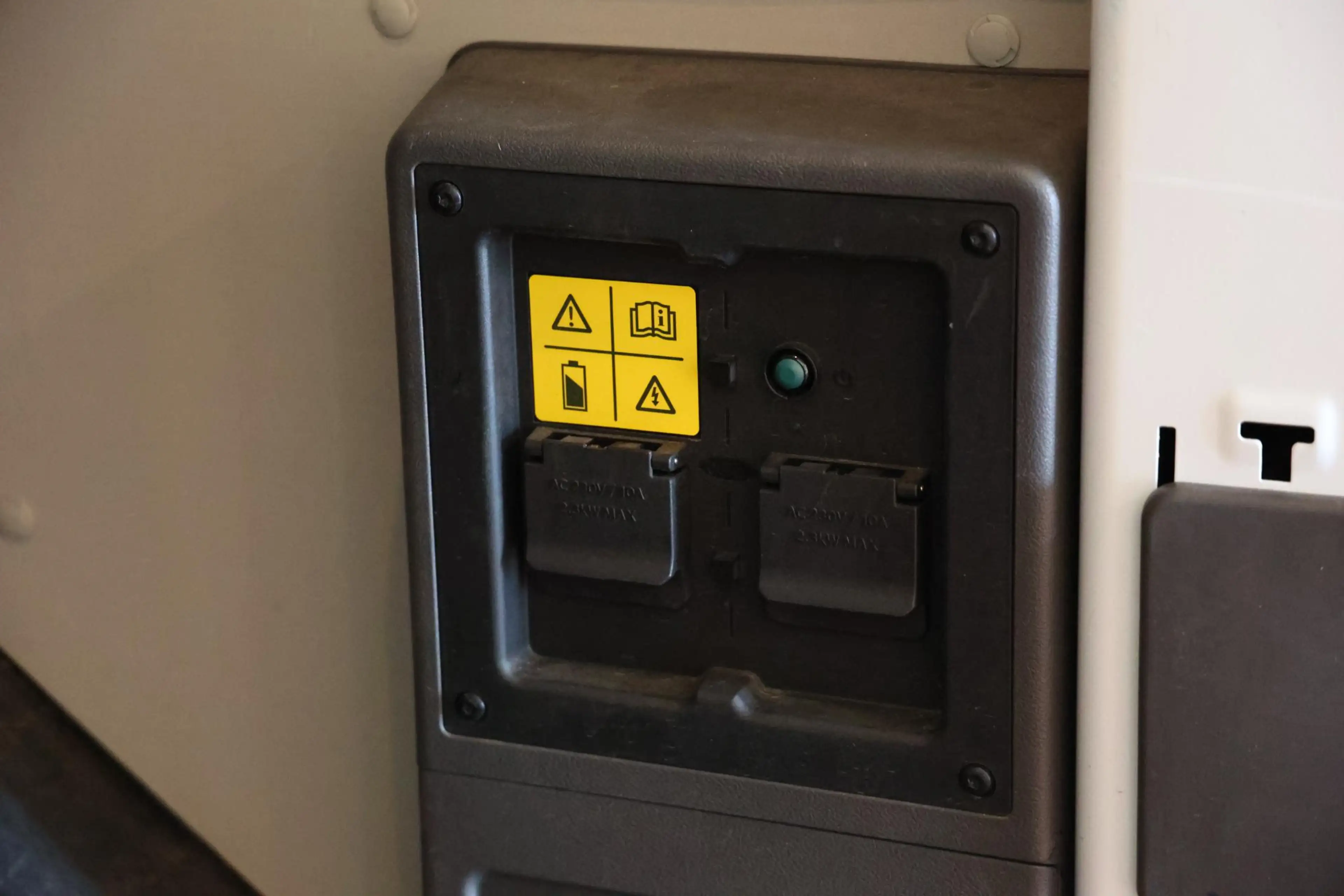 Ford E-Transit L2H2 Trend 68 kWh — photo 14