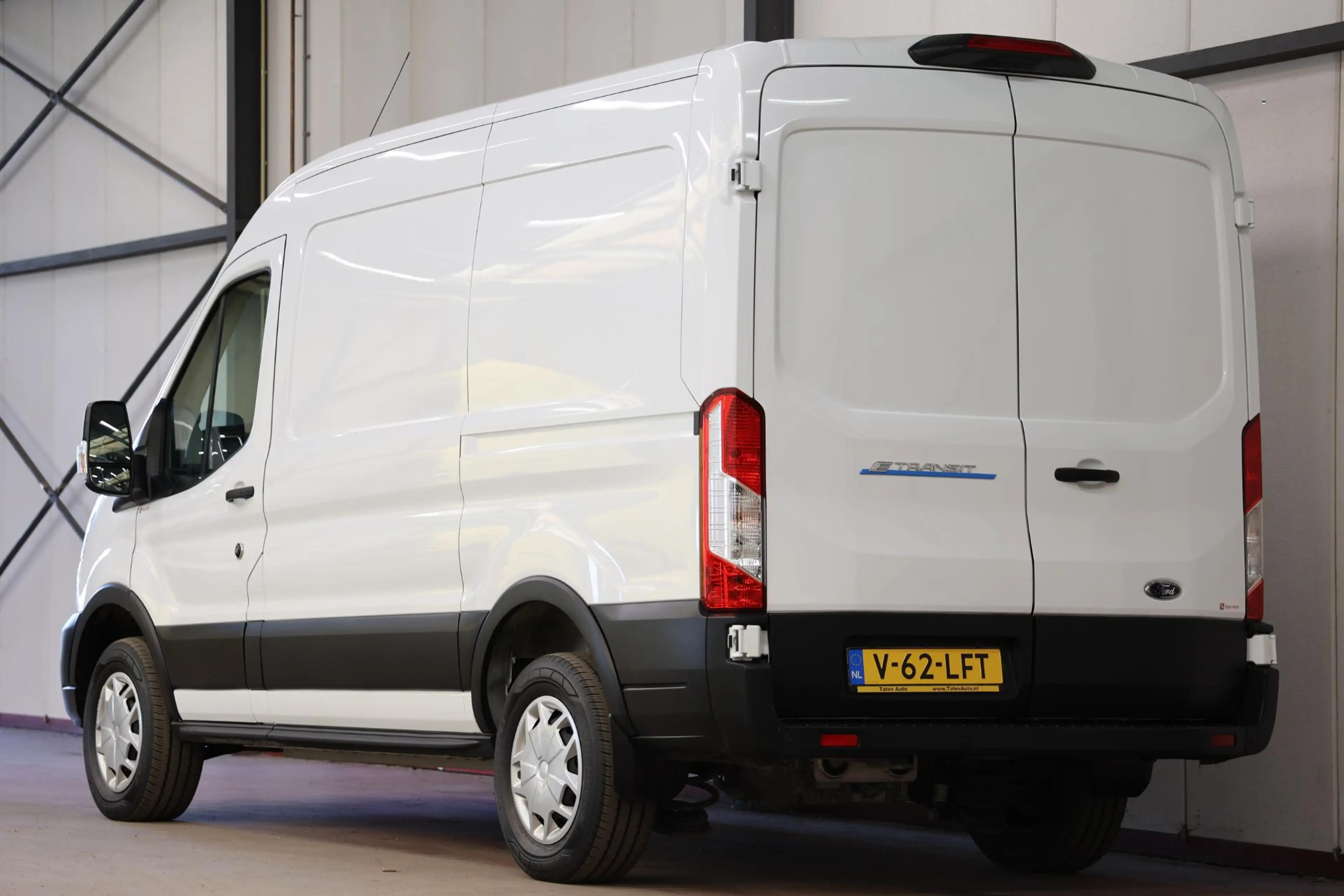 Ford E-Transit L2H2 Trend 68 kWh — photo 4