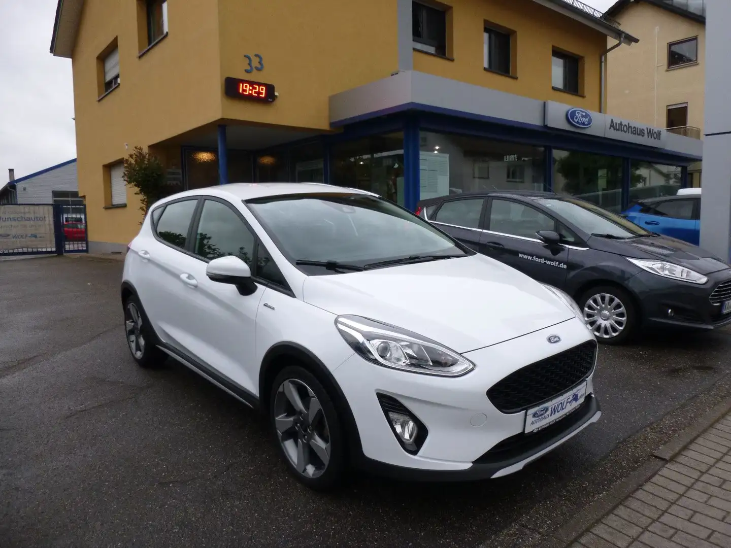 Ford Fiesta 1.0 EcoBoost Active AHK PDC Winterpaket Wit - 1
