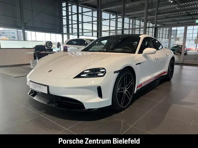 Porsche Taycan GTS HA-Lenkung InnoDrive Head-Up Panorama