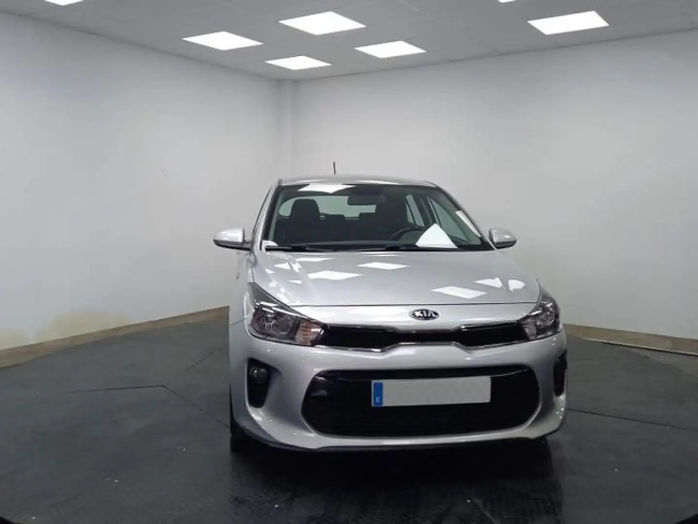 Kia Rio 1.2 MPi 84 CV Urban Edition Business Gris - 2