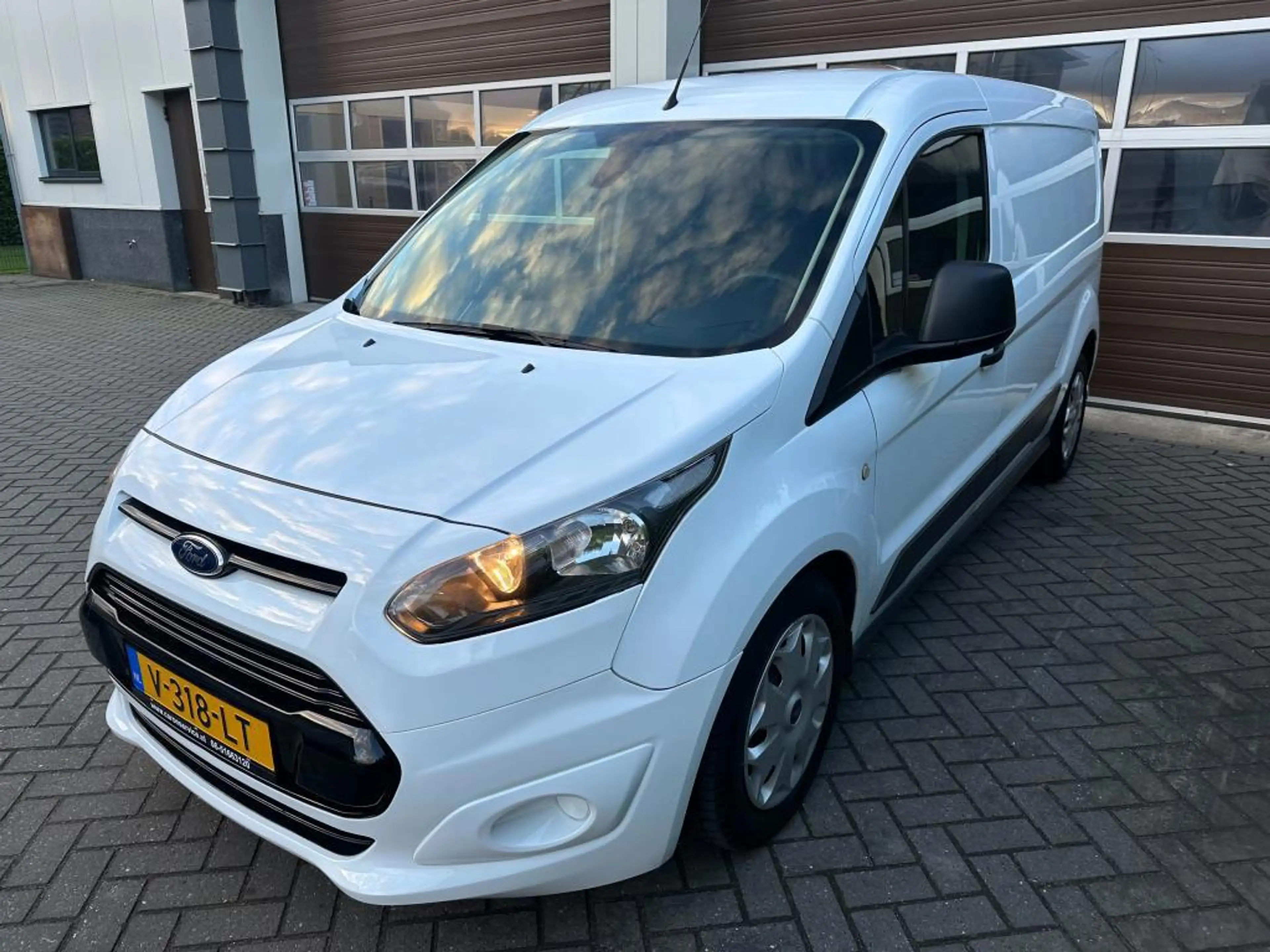 Ford Transit Connect 1.5 TDCI L2 Trend Automaat Defecte koppakking. — photo 2