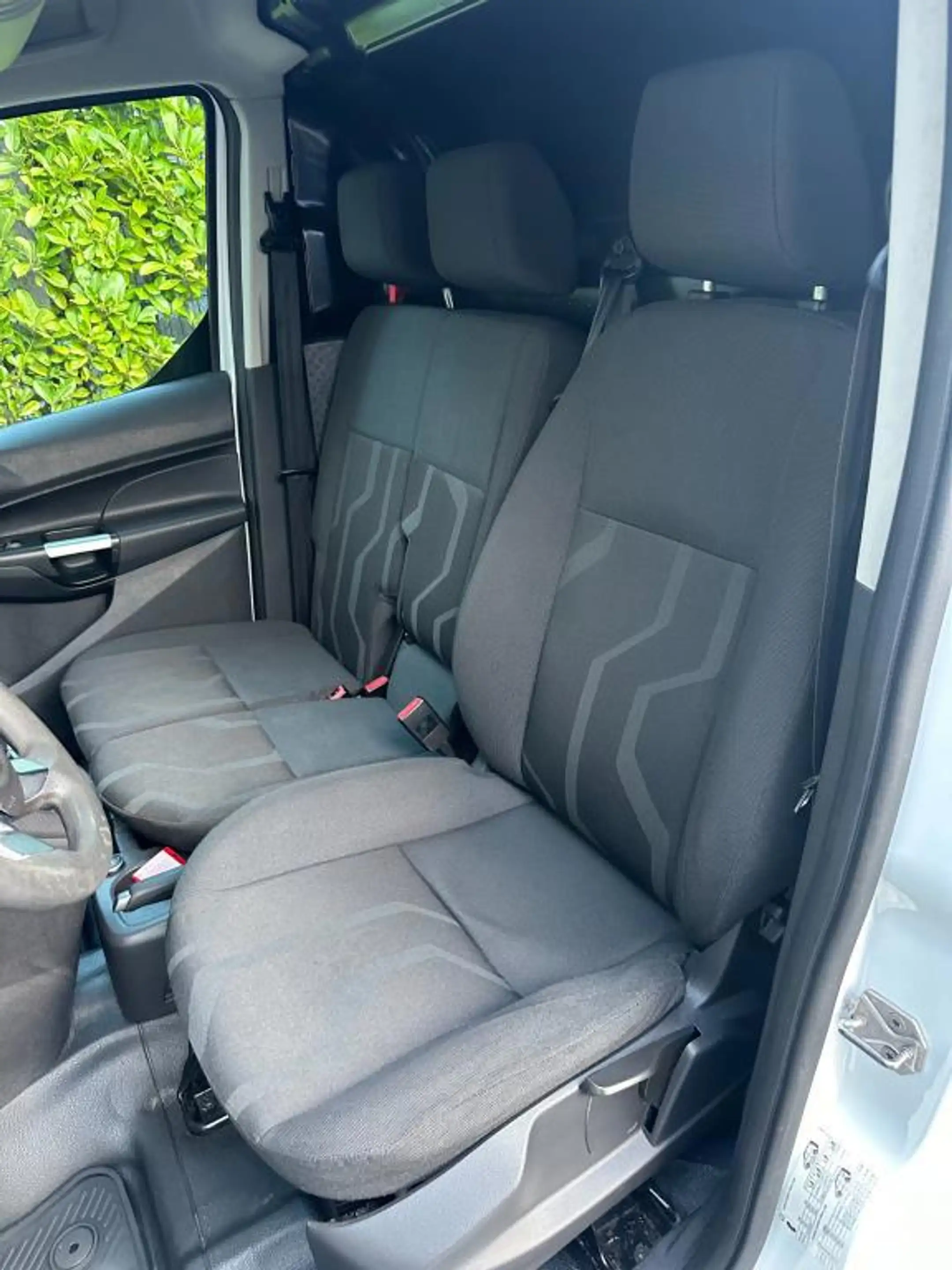 Ford Transit Connect 1.5 TDCI L2 Trend Automaat Defecte koppakking. — photo 6