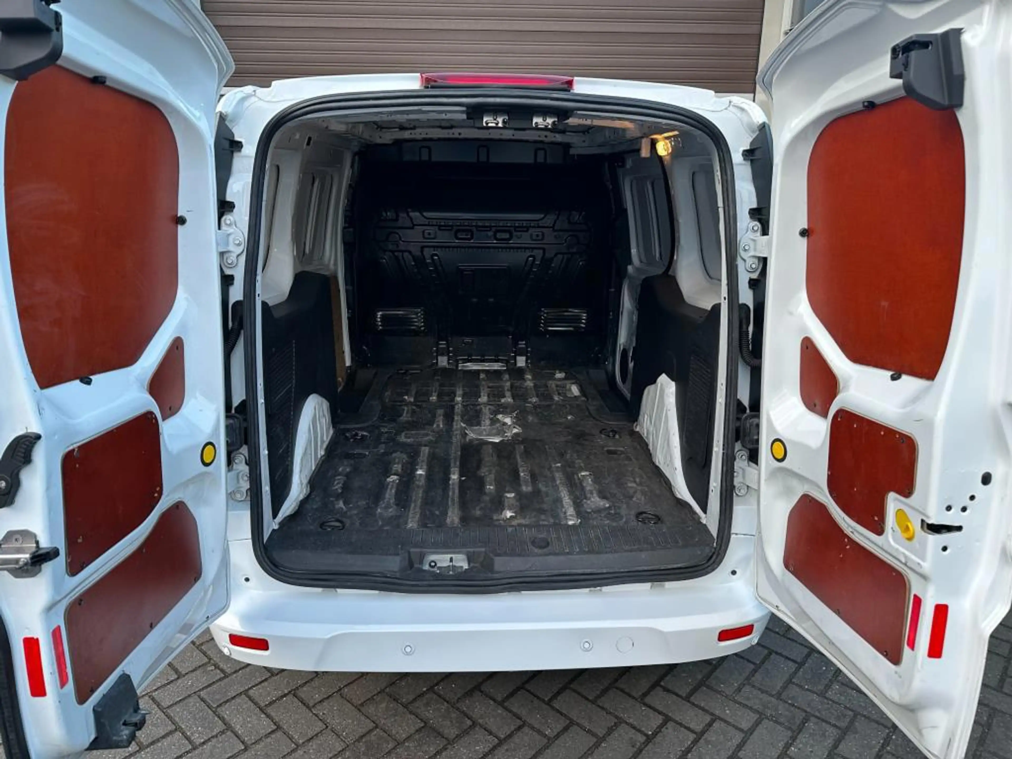 Ford Transit Connect 1.5 TDCI L2 Trend Automaat Defecte koppakking. — photo 13