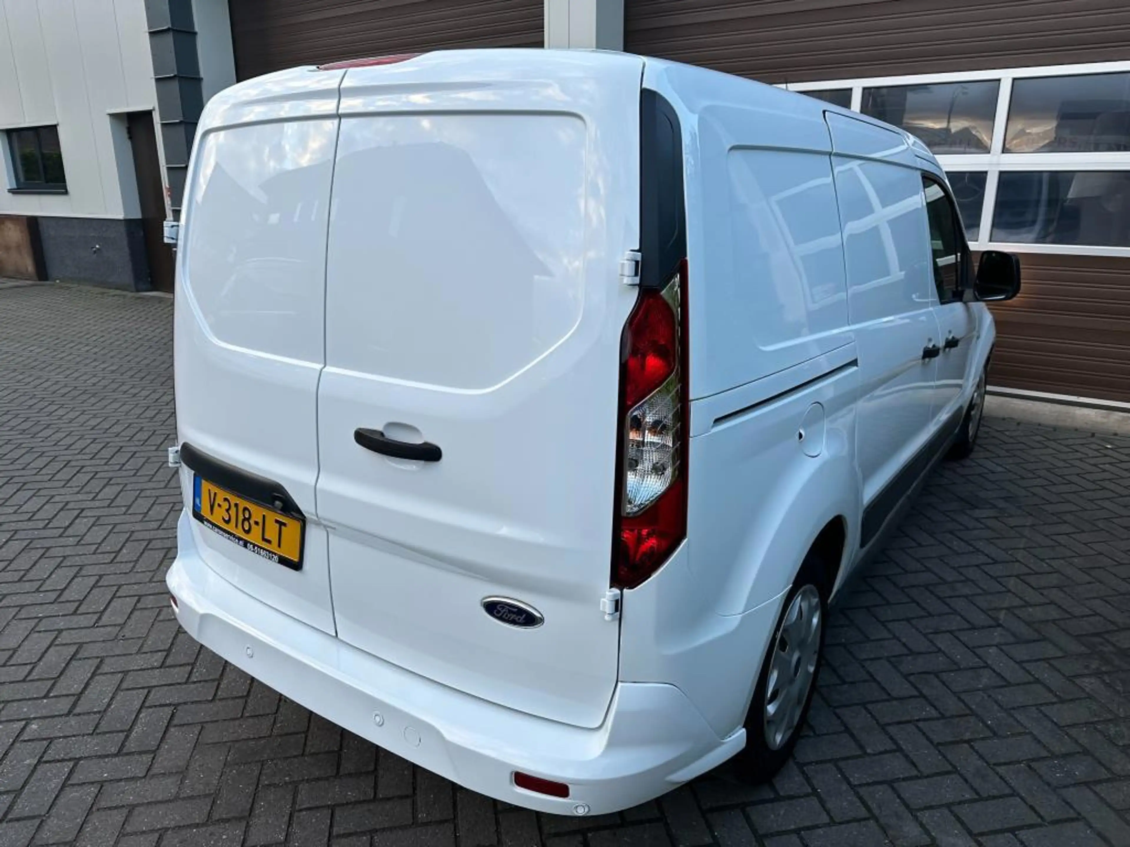 Ford Transit Connect 1.5 TDCI L2 Trend Automaat Defecte koppakking. — photo 4