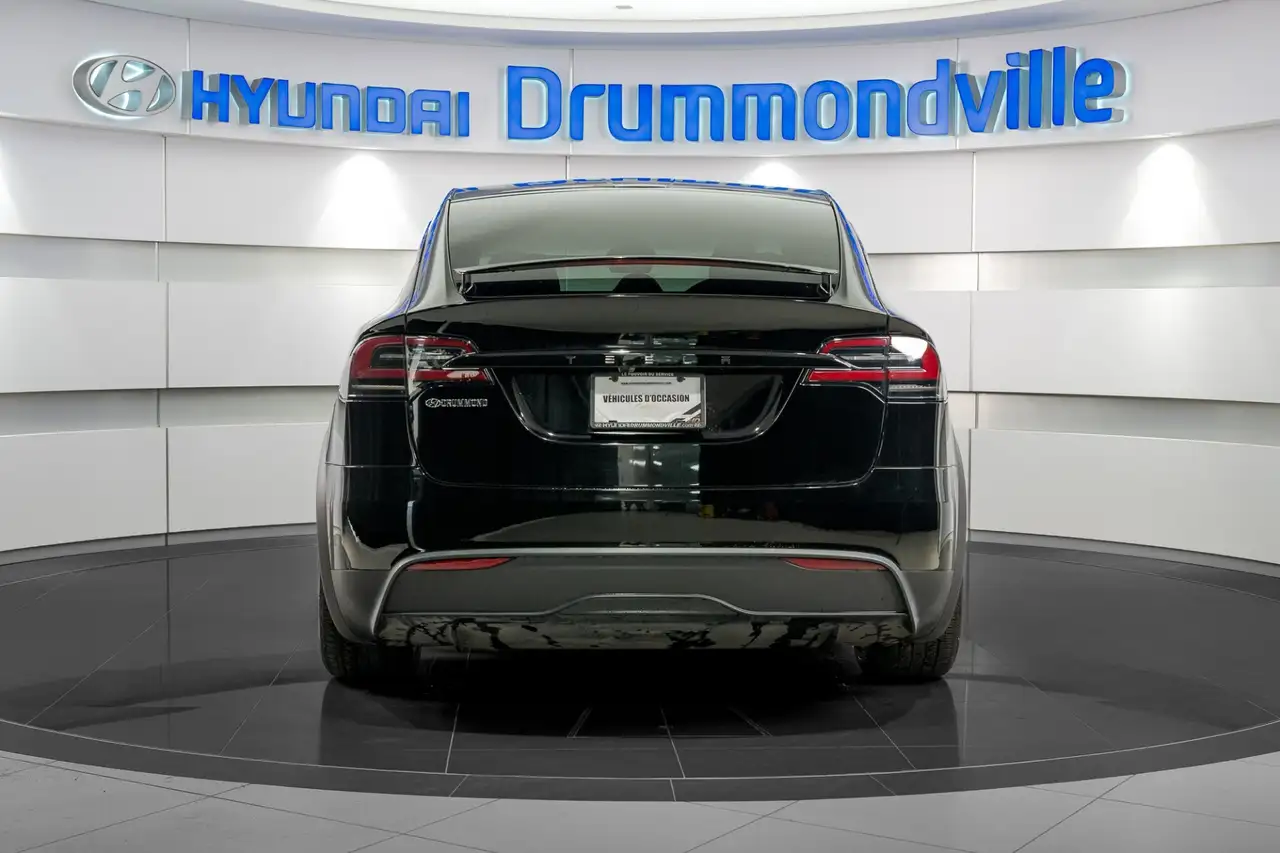 Tesla Model X fotografie Tesla Model X