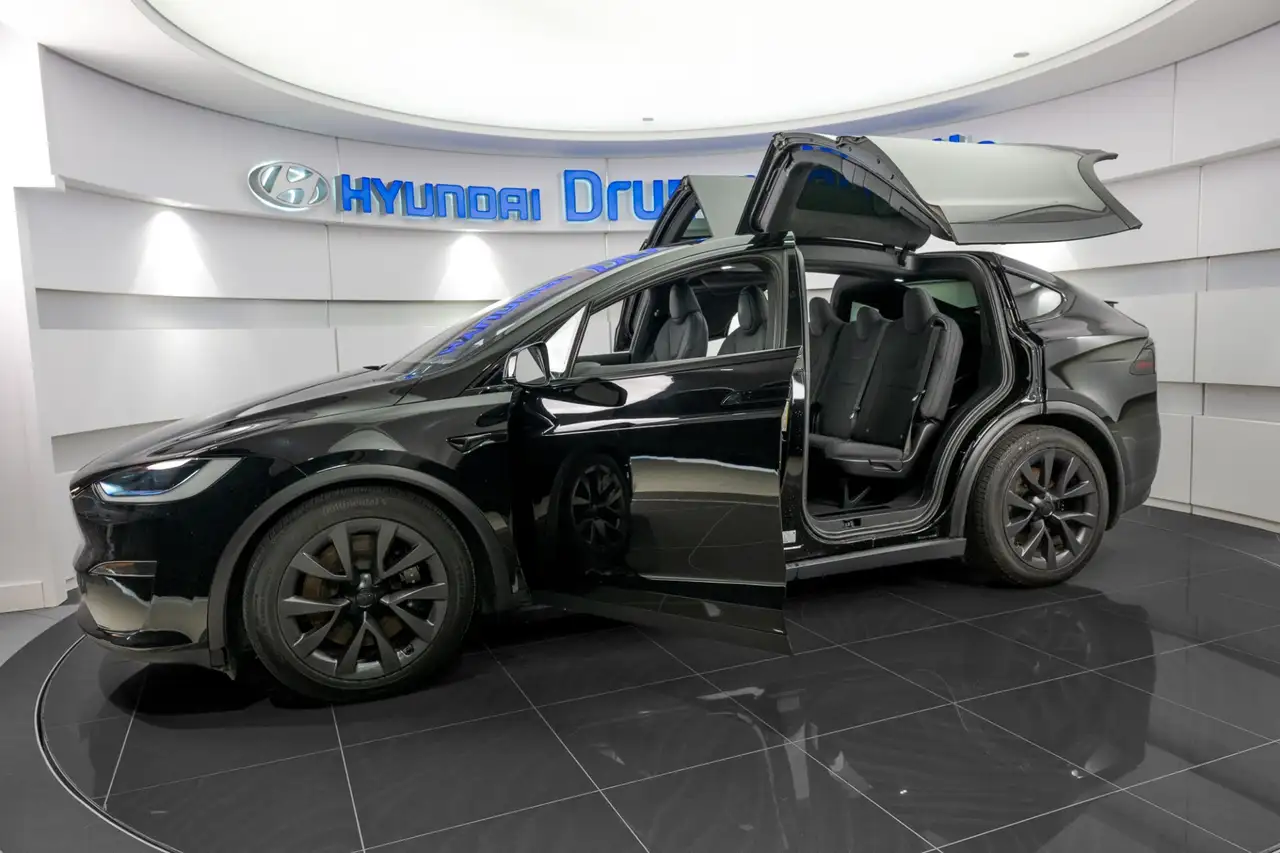 Tesla Model X fotografie Tesla Model X