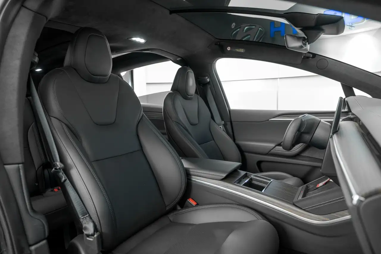 Tesla Model X fotografie Tesla Model X