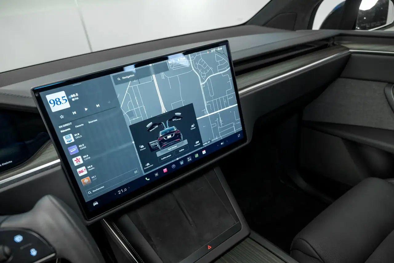 Tesla Model X fotografie Tesla Model X