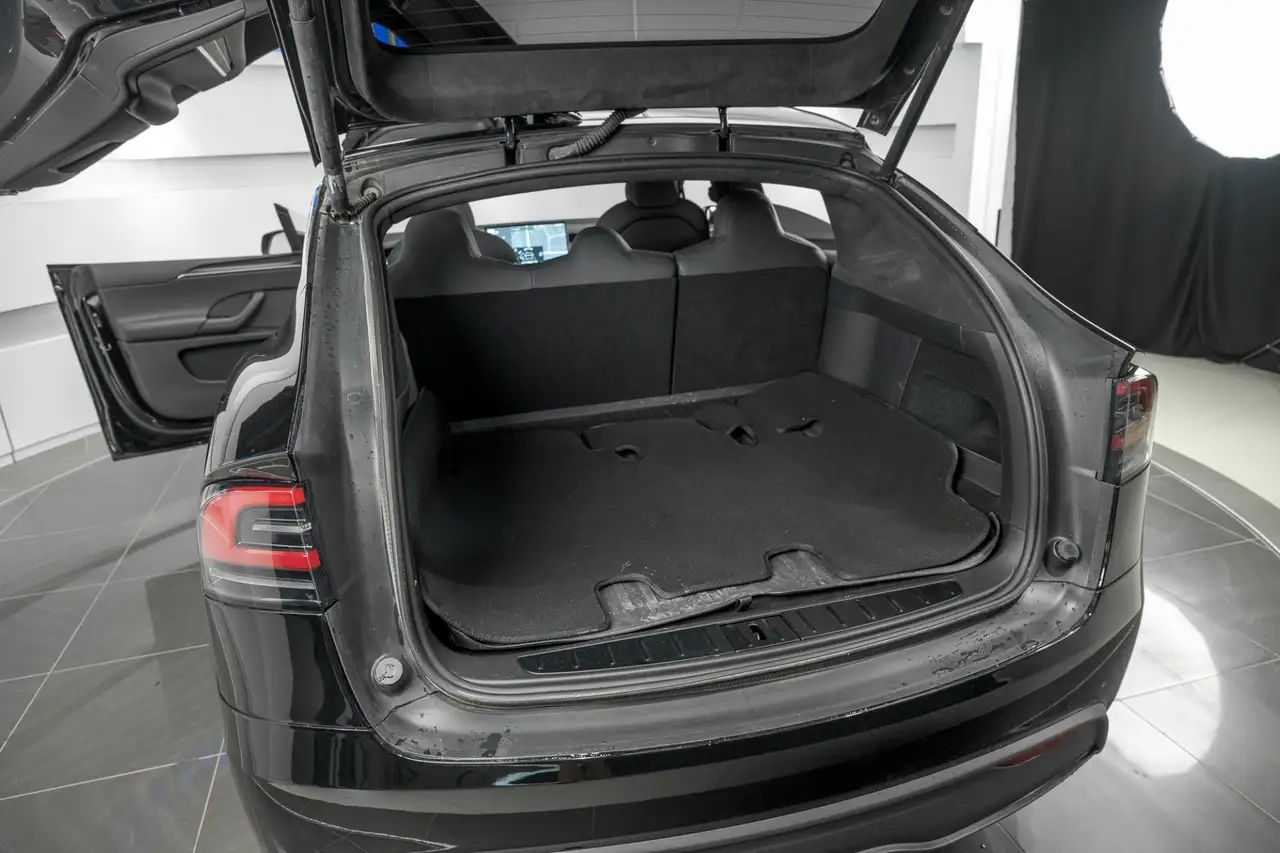 Tesla Model X fotografie Tesla Model X