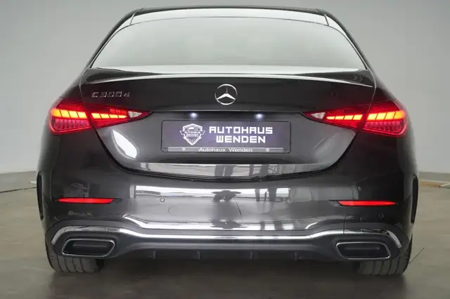 Mercedes-Benz C-Class view 5