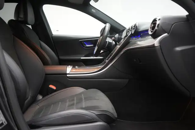 Mercedes-Benz C-Class view 7