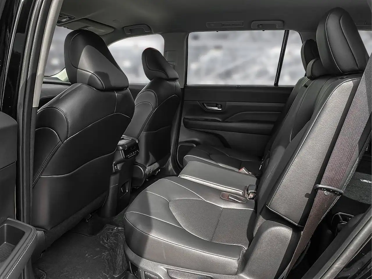 Toyota Grand Highlander photo Toyota Grand Highlander
