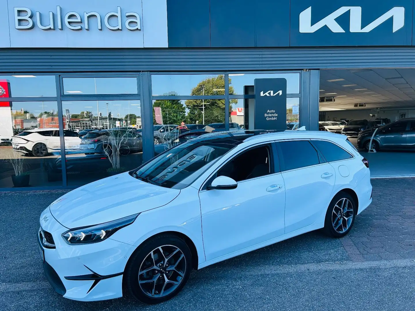 Kia Ceed SW / cee'd SW Ceed Sportswagon 1.5T DCT7 Platinum GLASDACH Weiß - 1
