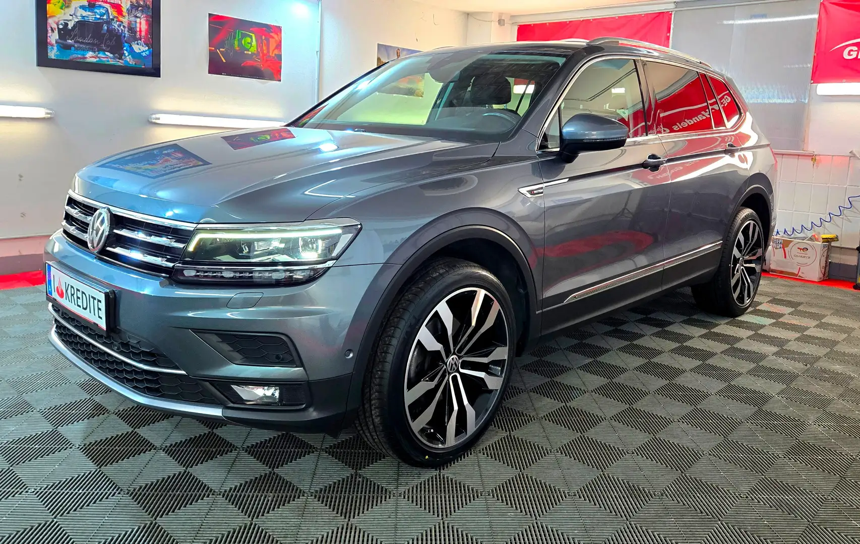Volkswagen Tiguan Allspace 2.0 Tdi 4x4 LED Virtual Tacho Leder Aut. 1.Besitz Grau - 1