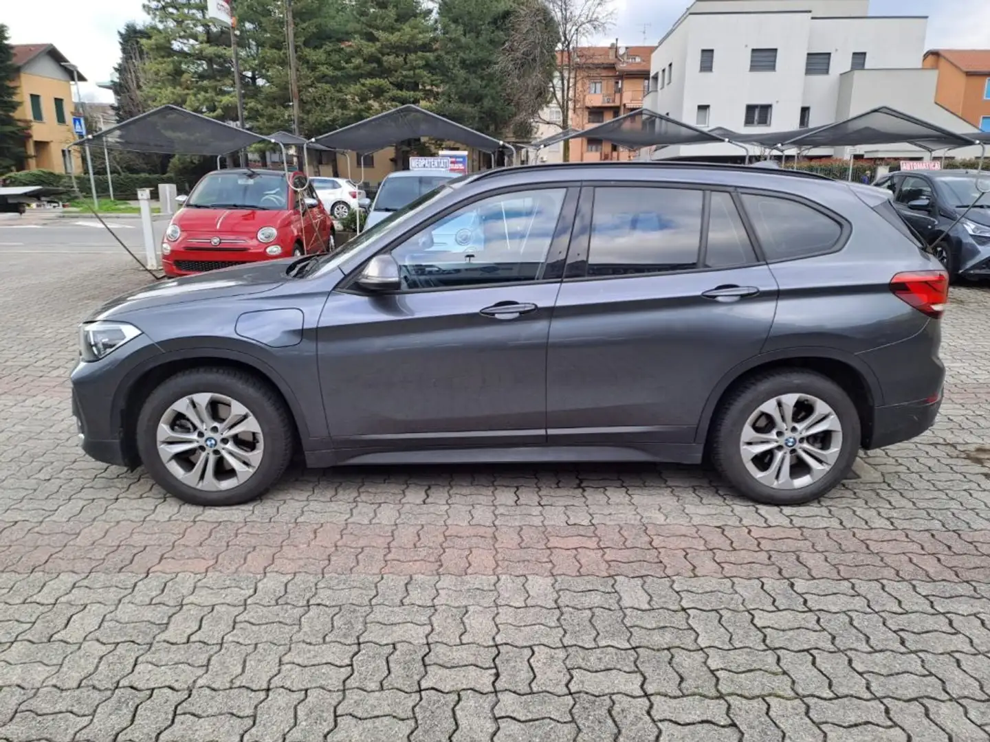 BMW X1 xDrive25e Business Advantage Gris - 2